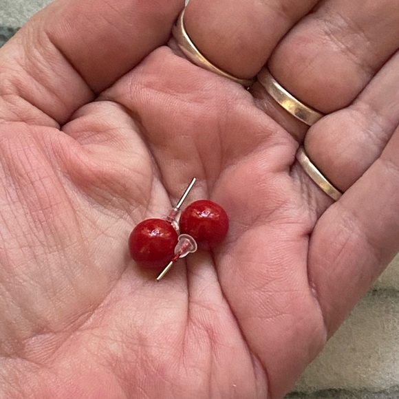 🎈Sale 🎈2 for $10 NWOT summer fashion earrings red round ball posts office - Picture 4 of 4